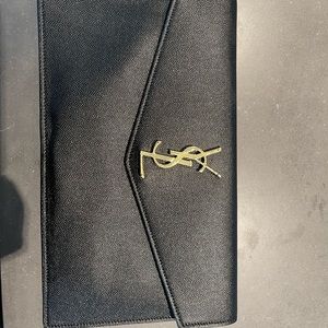 SAINT LAURENT UPTOWN POUCH IN GRAIN DE POUDRE EMBOSSED LEATHER